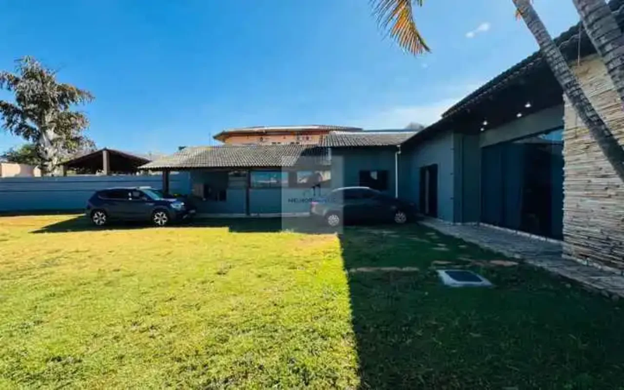 CASA TÉRREA EM LOTE DE 800m² – RUA 4, VICENTE PIRES Espaço, conforto e excelente...
