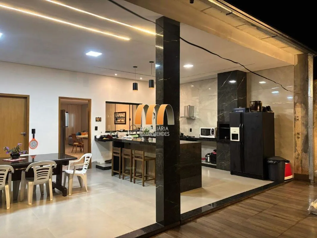 Excelente casa no J. Europa.3/4 sendo 1 suíte;Todos os quartos com móveis planej...