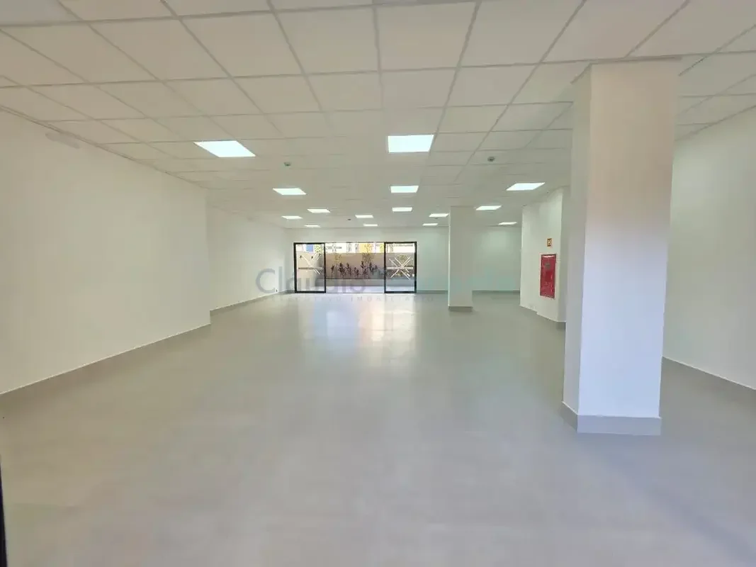 * * * EXCELENTE OPORTUNIDADE - ALUGUEL DE LOJA TÉRREA * * *EXCLUSIVIDADE!Oportun...