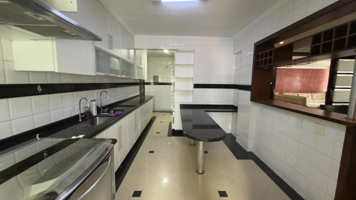 Viva com conforto e amplitude neste excelente apartamento para locação em Águas ...