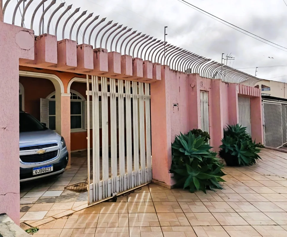 CASA COM 2 QUARTOS E SUÍTE NA QNL 12 - TAGUATINGA NORTEDescubra o conforto e a p...