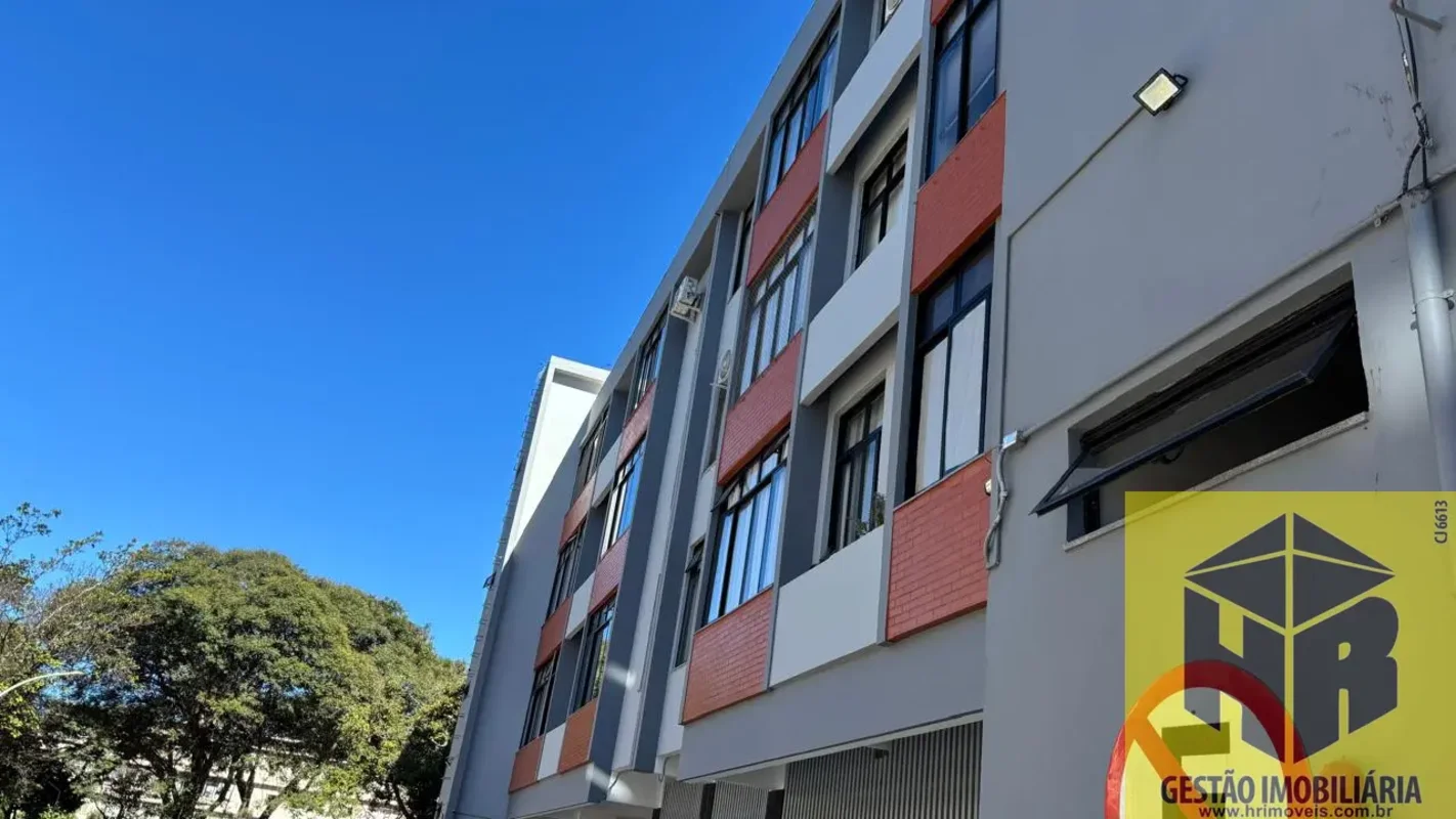HR GESTÃO IMOBILIÁRIA VENDEDescubra este charmoso apartamento na SQS 405 Bloco T...