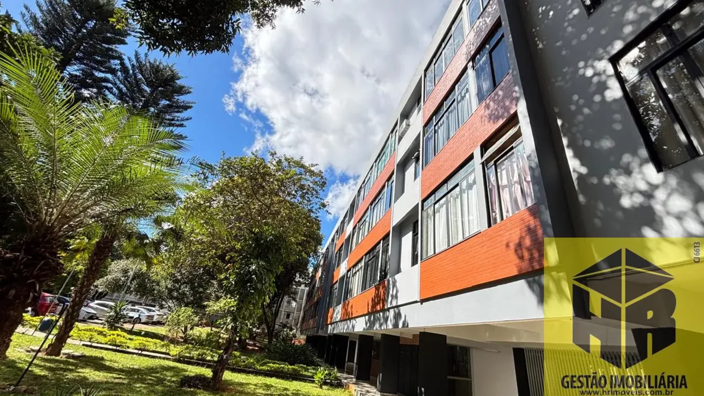 HR GESTÃO IMOBILIÁRIA VENDEDescubra este charmoso apartamento na SQS 405 Bloco T...