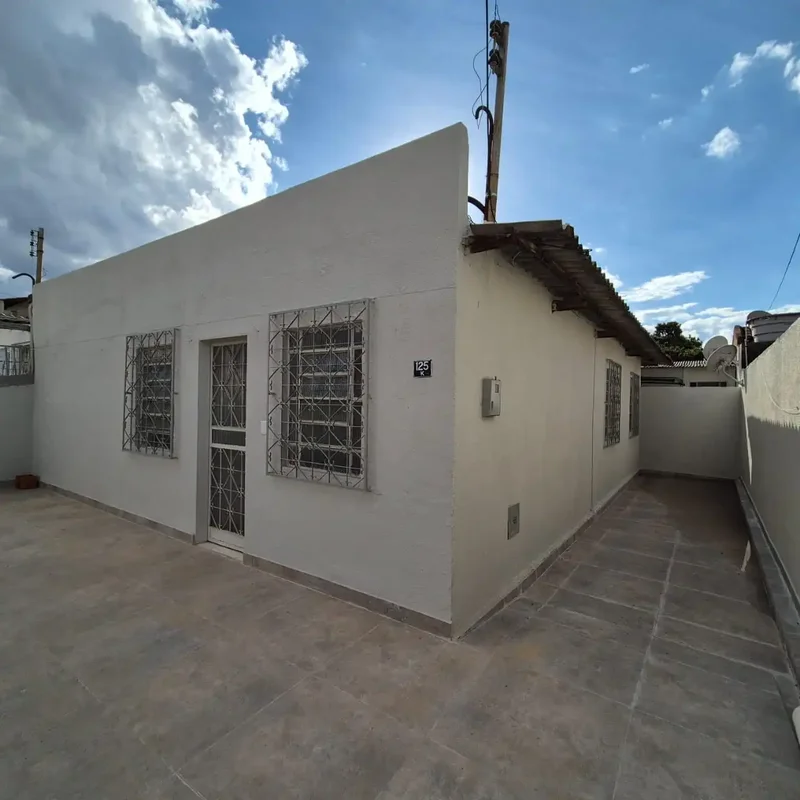 Venha conhecer seu novo lar!Ótima casa com 3quartos Sala, cozinha, um banheiro s...