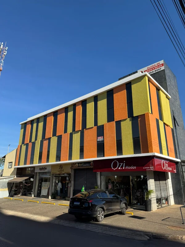 Salas comerciais com +- 28 m ² sendo a 1ª locação, ideal para vários ramos de at...