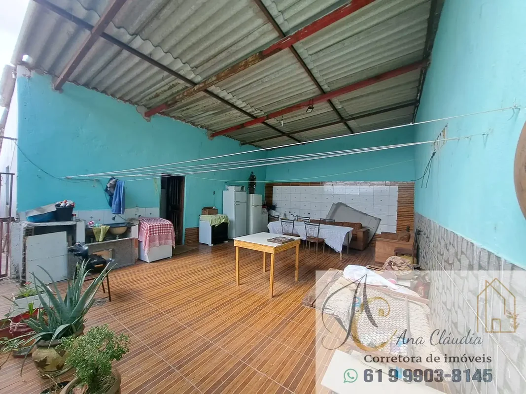 Descubra uma excelente oportunidade em Arniqueiras! Esta casa de 2 quartos, loca...