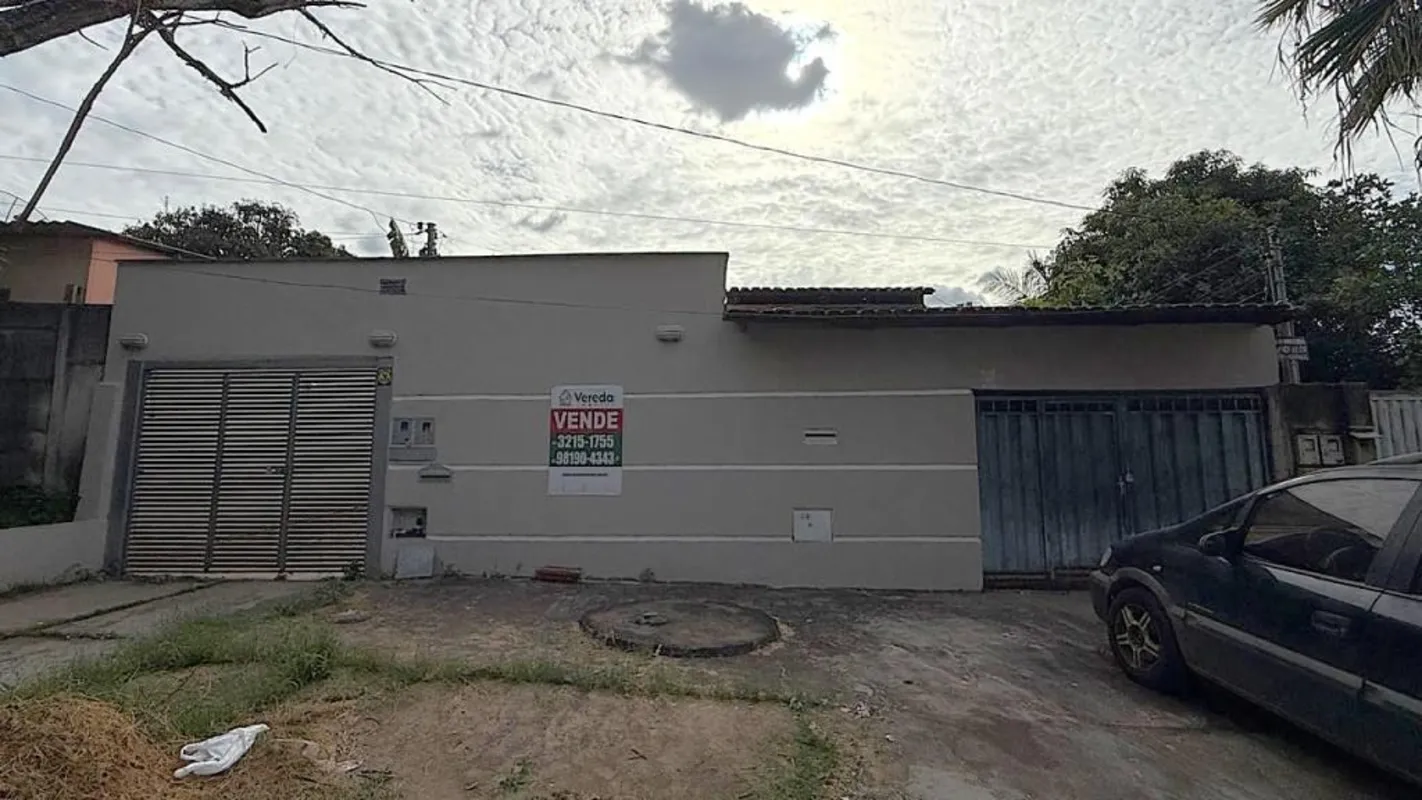 Casas Residenciais na Vila Alto da Glória em GoiâniaUm lote com área total de 39...