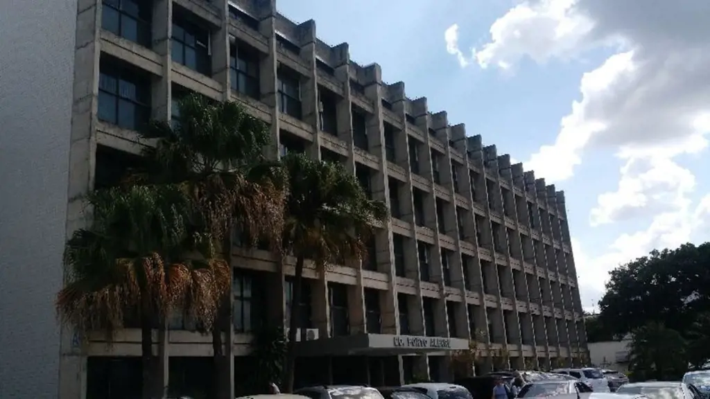 Alugamos ótima Sala (excelente para consultórios), no SEP/Sul, EQ 714/914 - Ed. ...