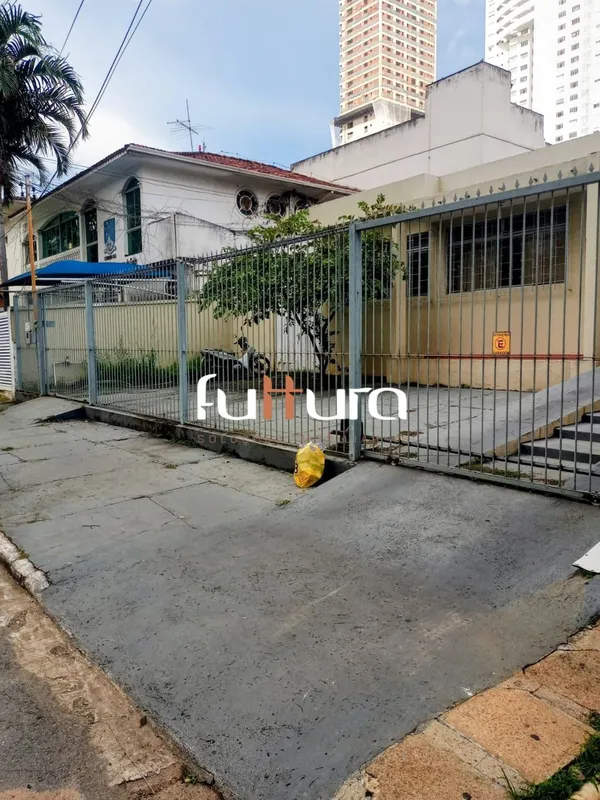 IMÓVEL PARA INVESTIMENTO.Casa térrea com sala.Sala de jantar.Cozinha.Área de ser...