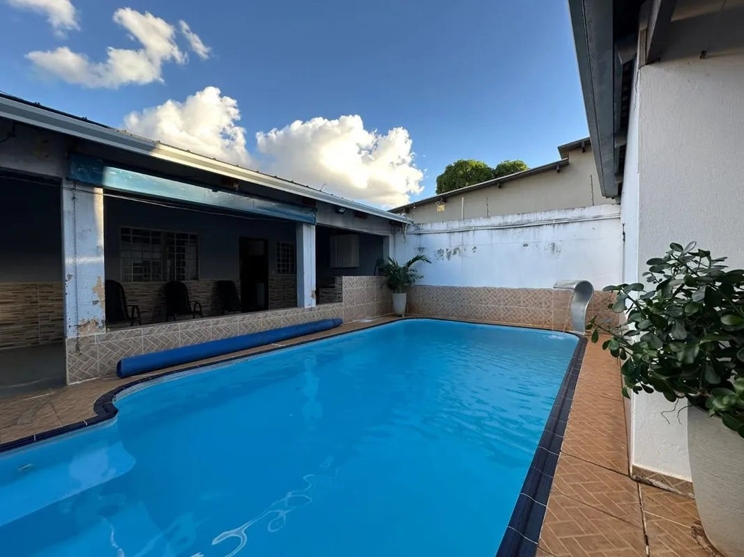 Casa Completa com Piscina Aquecida, Sauna e Ampla Garagem – Excelente Oportunida...
