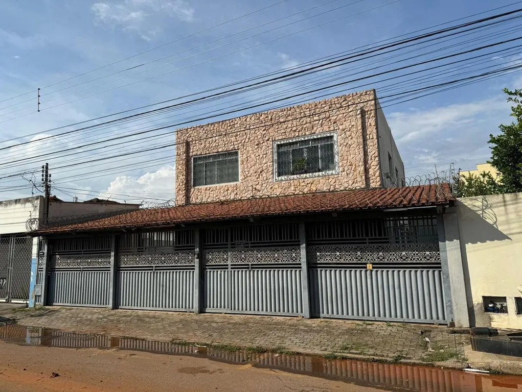 Sobrado de Alto Potencial Construtivo – Setor Coimbra 439 m² de área construída ...