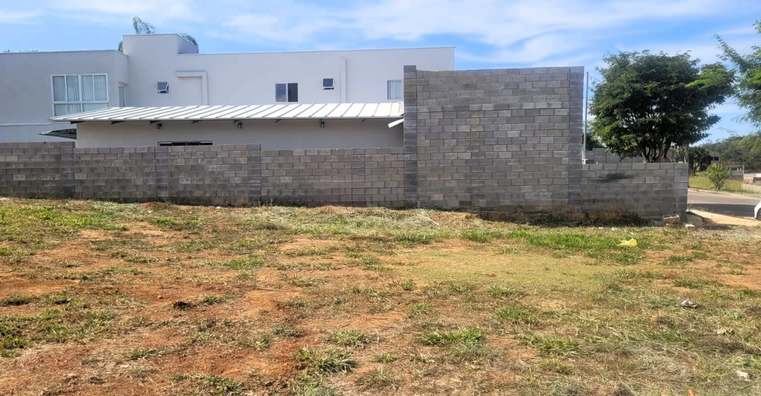 LOTE À VENDA NO CONDOMÍNIO VILLA SUÍÇAO Residencial Villa Suíça Brasília é um em...
