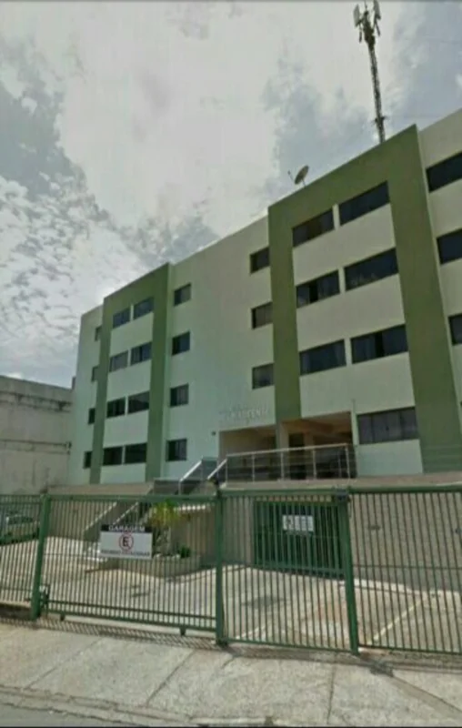 Descubra um confortável apartamento de 2 quartos na QS 406, Conjunto B, Samambai...