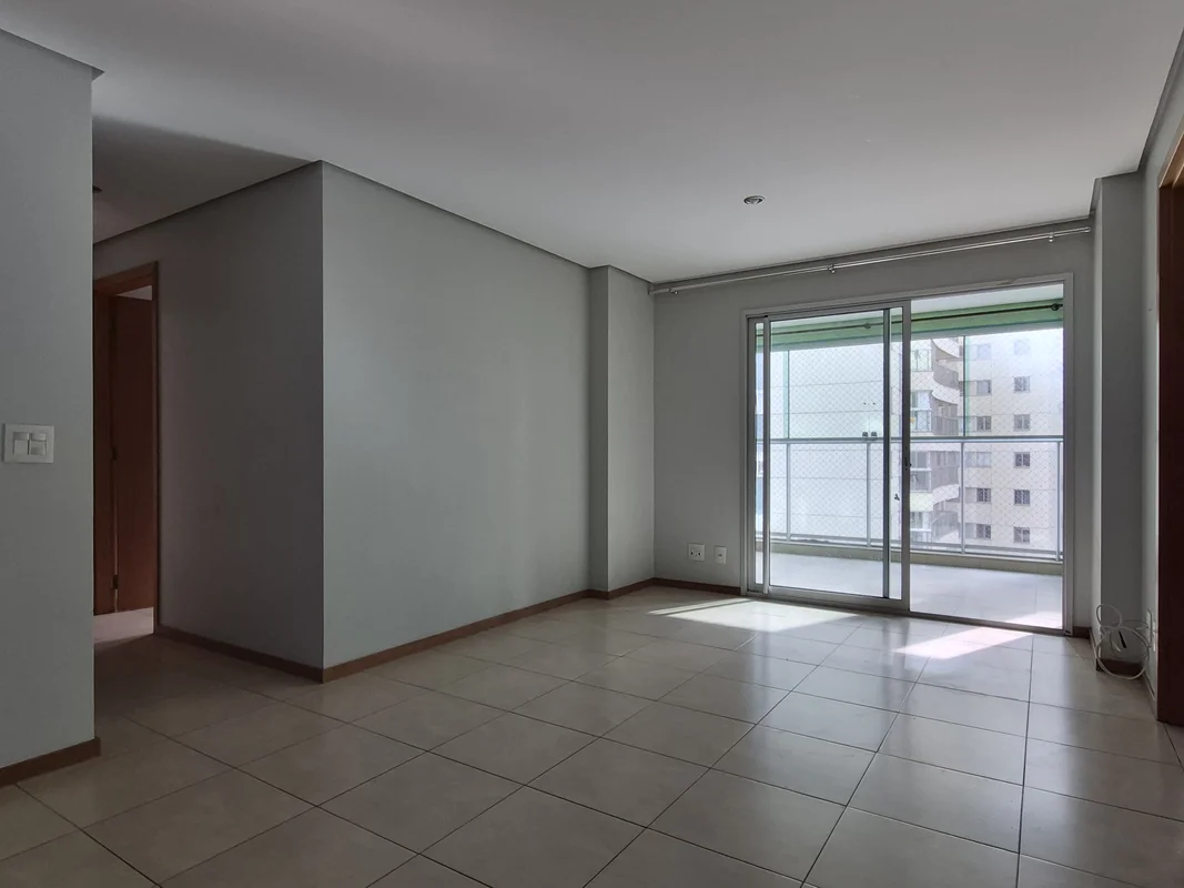 Excelente apartamento em Águas Claras com sala, ampla varanda com blindex, cozin...