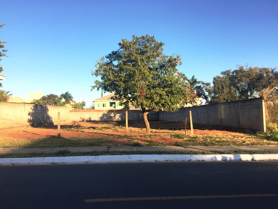 SHTQ QD.03 CONJ.03 LAGO NORTEDENISE MORAIS IMÓVEIS VENDE Excelente lote residenc...
