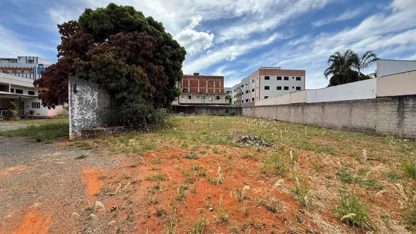 Imobiliária Solino vende lote de 500m² no setor de mansões.Terreno 100% plano e ...