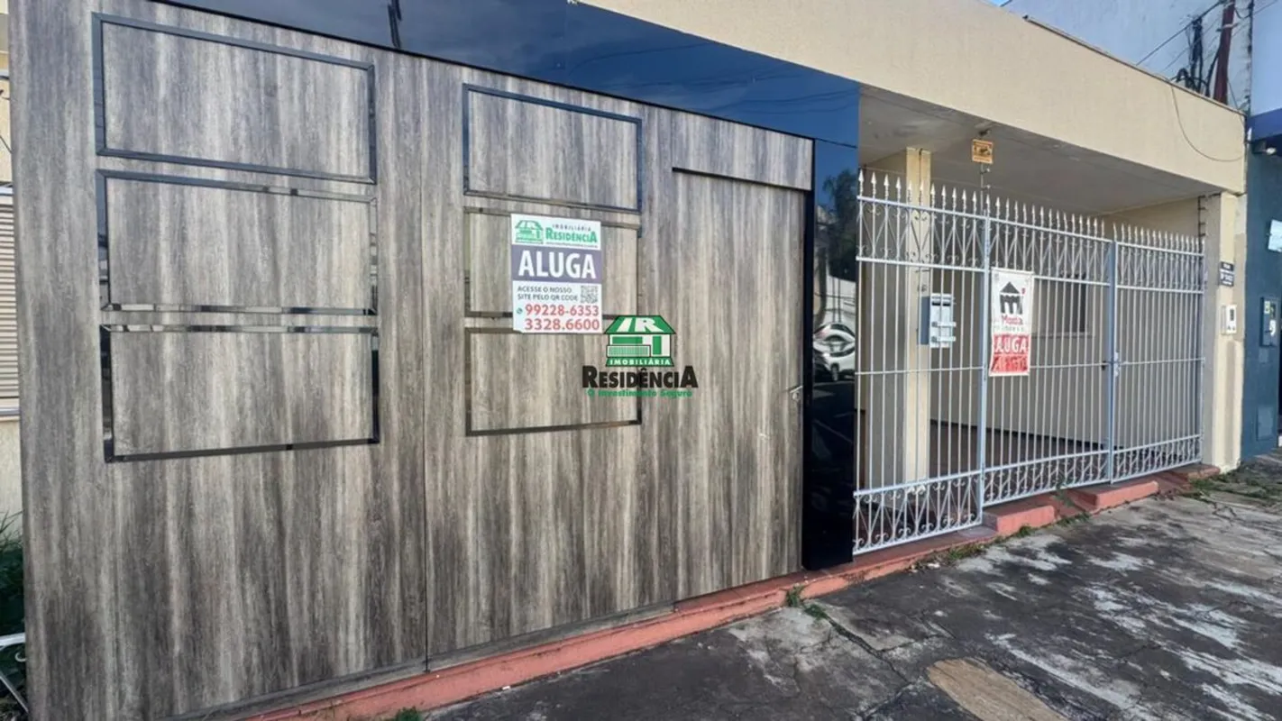 Características:Garagem para 1 carro com grade frontal;2 salas amplas;3 quartos;...