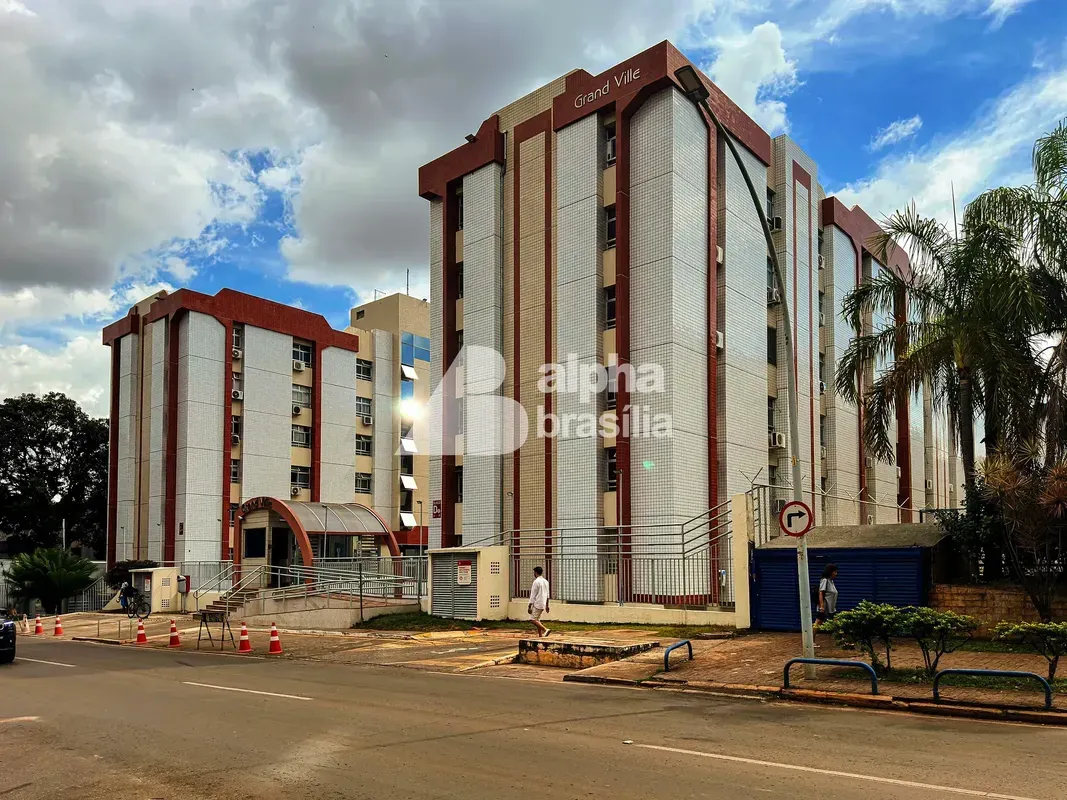 Apartamento situado na quadra 712/912 Asa Sul, no Edifício Grand Ville, em uma r...