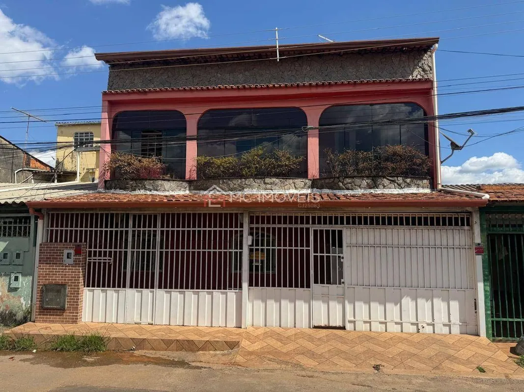 Sobrado à Venda na QNP 19 Conjunto J – Ceilândia/DF | 5 Quartos | 2 Suítes | Gar...