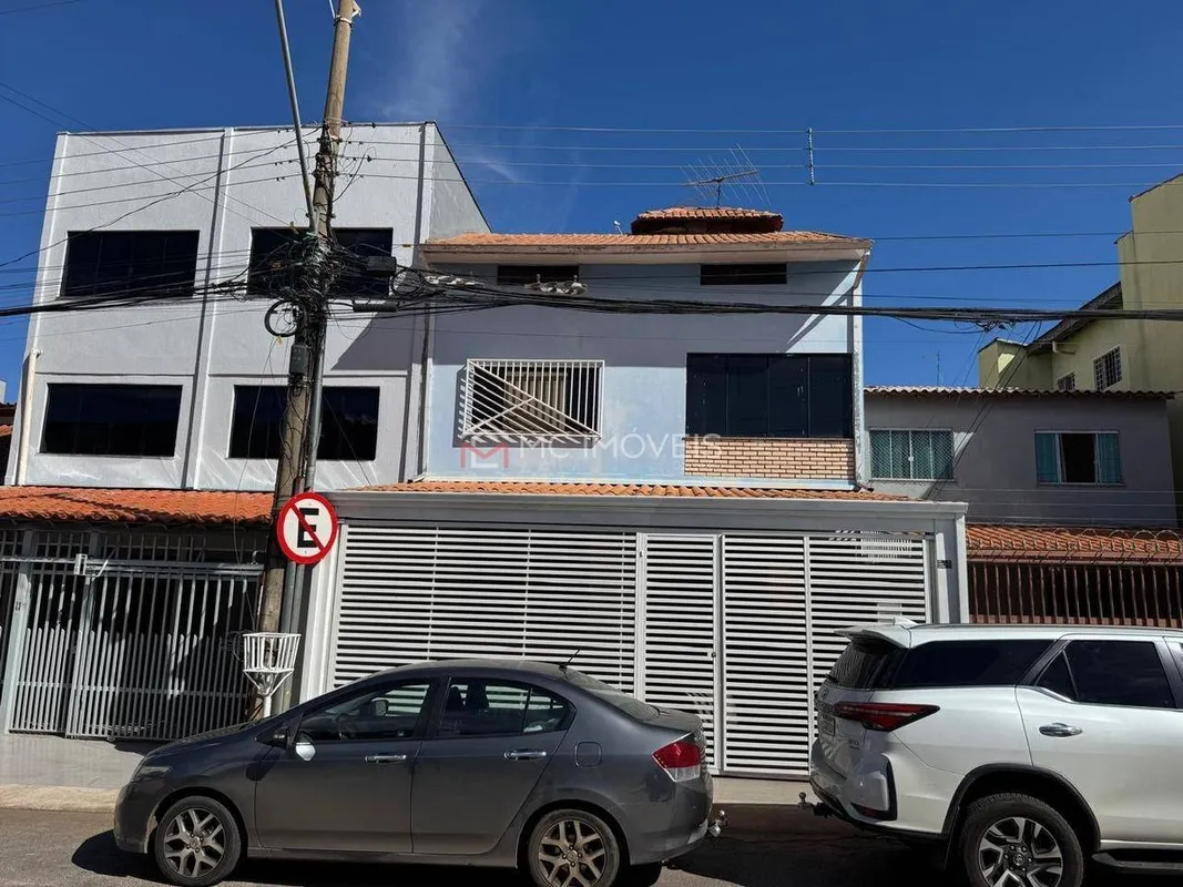 Sobrado à Venda em Águas Claras – Rua 110 | QS 05 | 3 Andares | 4 Quartos | Gara...