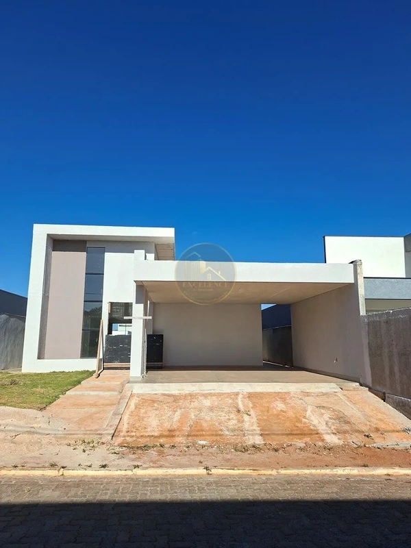 Excelente casa onde será entregue conforme se encontra nas fotos, faltando algun...