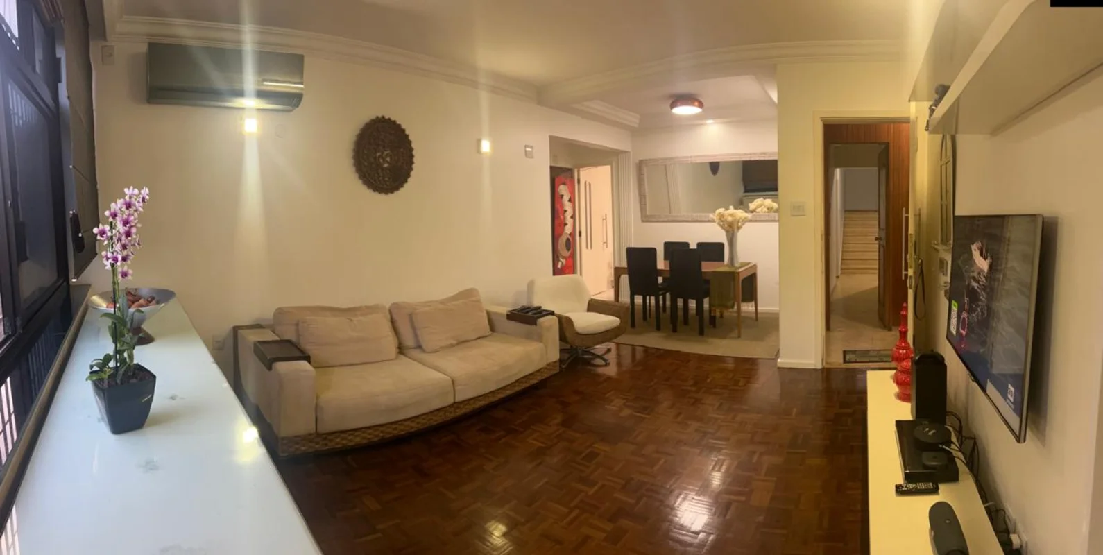 Conquiste seu novo lar na privilegiada SQS 206 .Este apartamento de 3 dormitório...