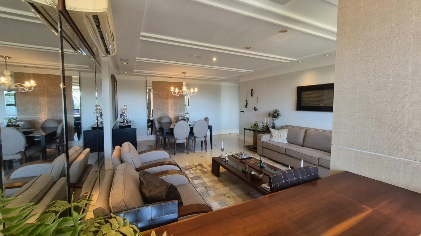 Apartamento de 4 quartos transformado para 3 quartos sendo 2 suítes.Descubra um ...