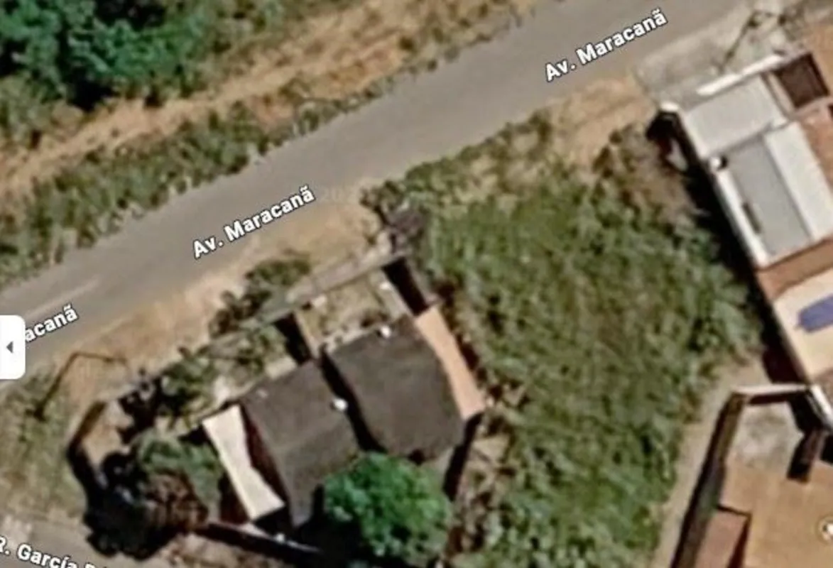  LOTE À VENDA EXCELENTE OPORTUNIDADE! Área total: 588,90m² Lote com ótimo aprove...