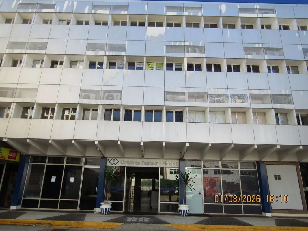 Conjunto Comercial para LocaçãoExcelente conjunto de 7 salas comerciais conjugad...