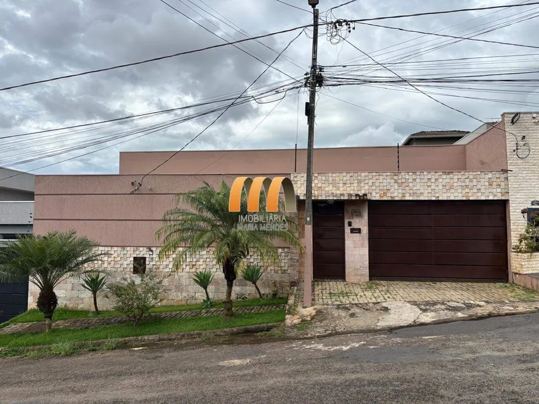 casa com 4 suítes, sendo 1 master com banheira de hidro;sala de visitas;sala de ...
