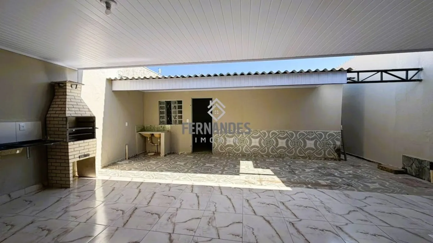  CASA À VENDA NA QR 221 - SAMAMBAIA NORTE! ?? 2 Quartos? Sala confortável? Cozin...