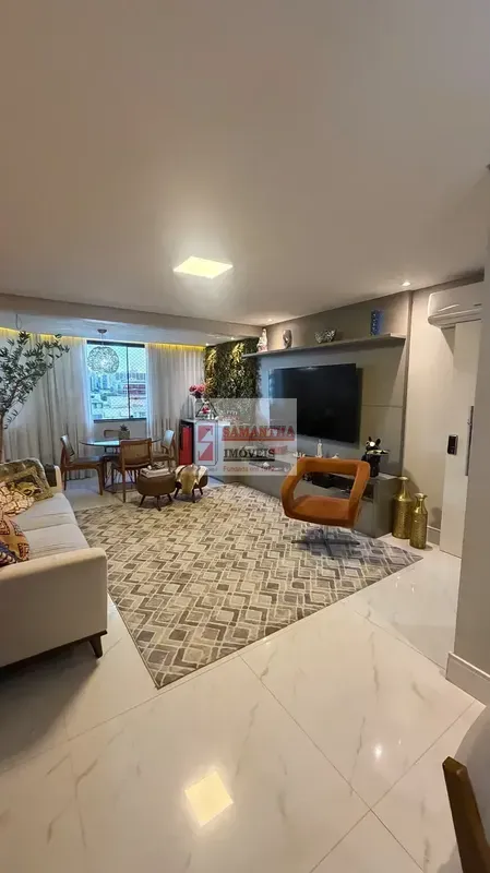 OPORTUNIDADE!O MELHOR APARTAMENTO DO PRÉDIO. É ver e se apaixonar!Reforma de alt...