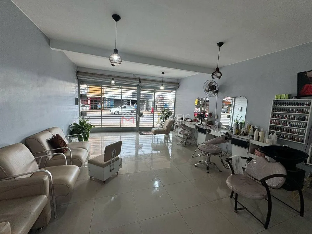 Casa à Venda na QNO 18 – Expansão do Setor O | Avenida Principal | Casa + Salão ...