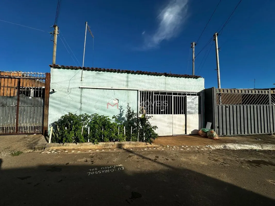 Casa à Venda na QR 327 Conjunto 6 - Samambaia Sul | 2 Quartos | Kit na Lateral |...