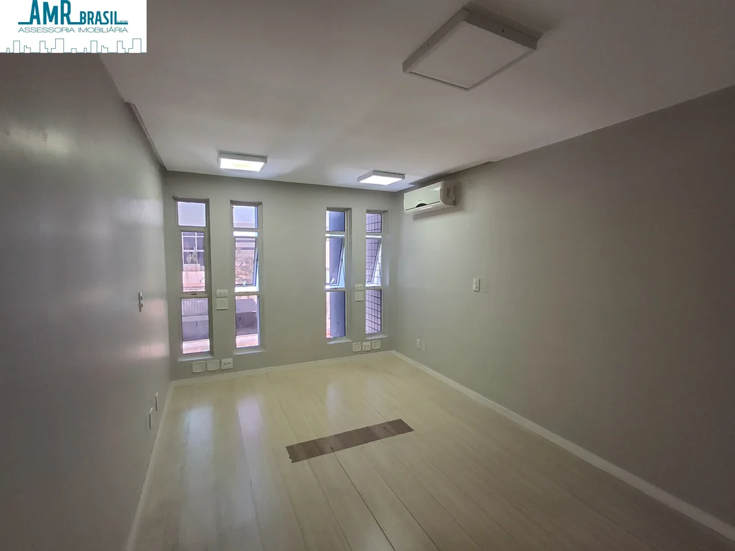 AMRBRASIL, VENDE SALA REFORMADA COMPOSTA DE ANTE SALA, COPA, SALA E BANHEIRO, AR...