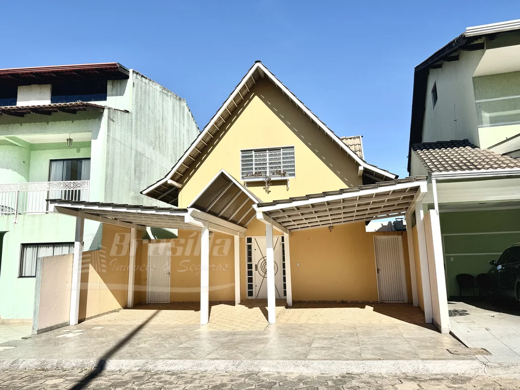 Casa em Condomínio na QS 7, Rua 800 – Areal / Águas ClarasApresentamos esta exce...