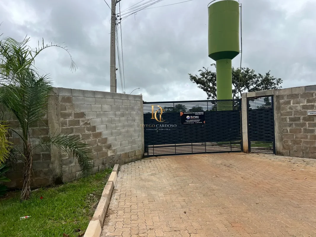 Oportunidade única de adquirir um lote residencial de 400m² no Condomínio Villag...