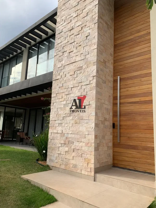 CASA EXCLUSIVA À VENDA NO TAQUARIElegância, conforto e sofisticação em cada deta...