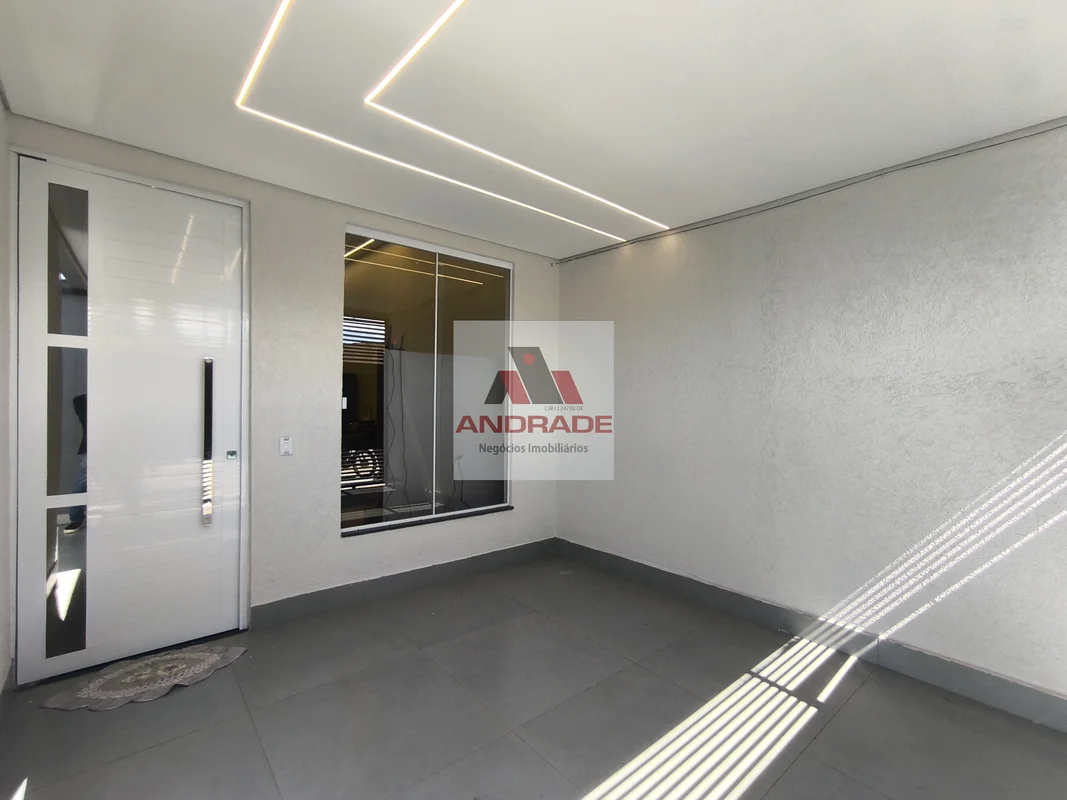 CASA MODERNA COM FINO ACABAMENTO 3 DORMITÓRIOS SENDO UMA SUÍTE SALA COM PÉ DIREI...