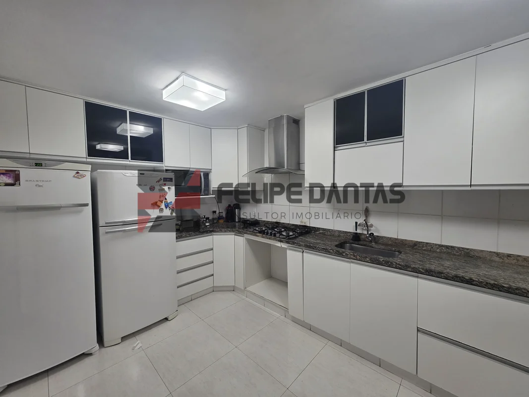 SHCGN 710 – ASA NORTE | CASA DE ESQUINA COM 4 QUARTOS E 4 VAGASMorar na Asa Nort...