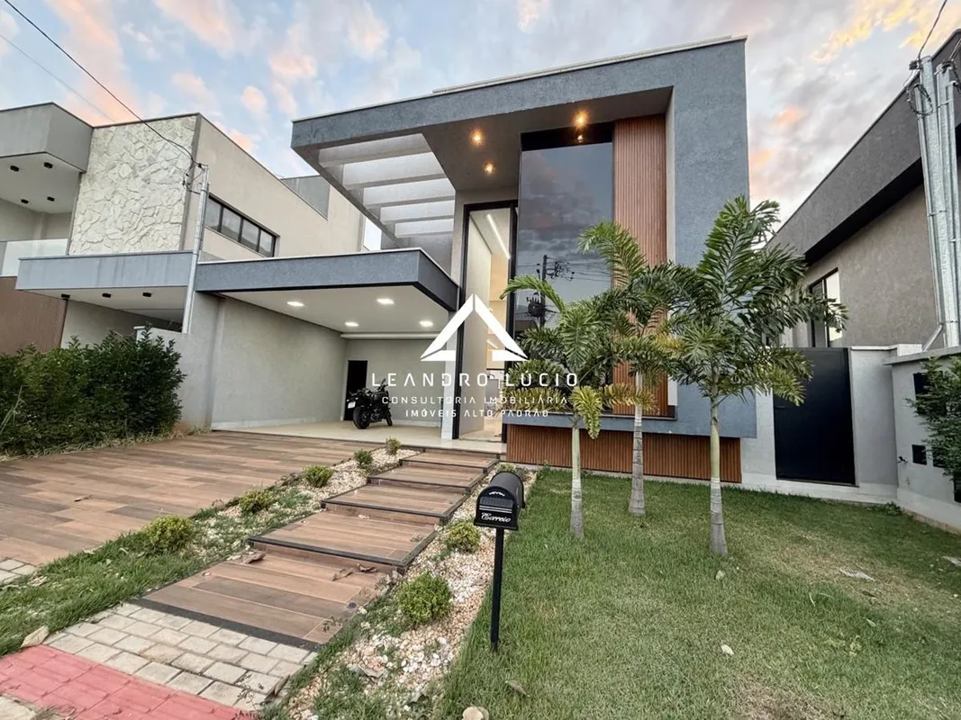 CASA TÉRREA À VENDA NO PARQUEVILLE JACARANDÁ 3 SUÍTES PISCINA AQUECIDA Casa térr...
