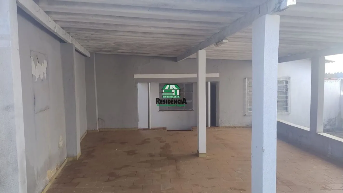  Excelente oportunidade!Casa com garagem para 2 carros, 2 salas conjugadas, 4 qu...