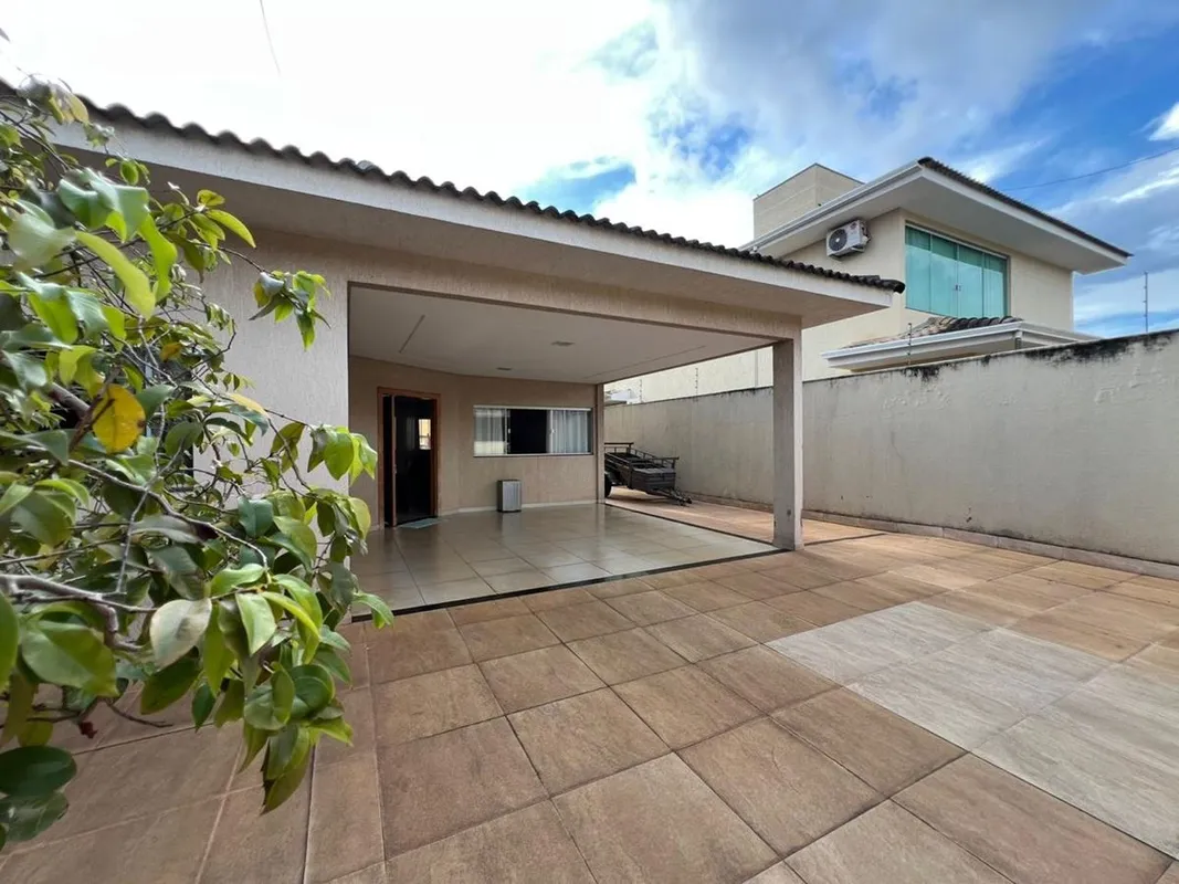 ?? Excelente Oportunidade??Casa no Jardim América?? 496m² Lote total ?? 220m² de...