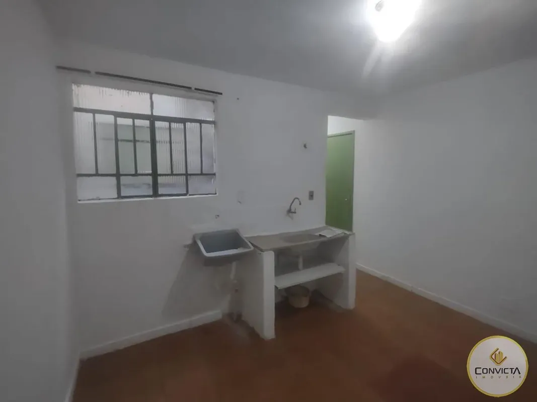 END: QI 18 BLC B LOTE 37 APT 137 C - GUARÁ II UMA SALA, COM BANHEIRO SOCIAL. CON...