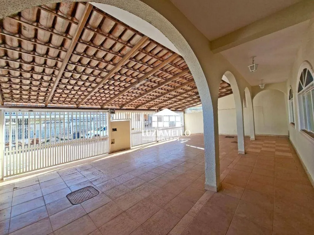 QE 30 CONJUNTO F , GUARÁ II Excelente casa residencial com ambientes amplos . O ...