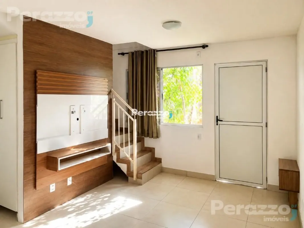 Excelente Investimento: Casa de 3 Quartos sendo 1 Adaptado em Condomínio com Seg...