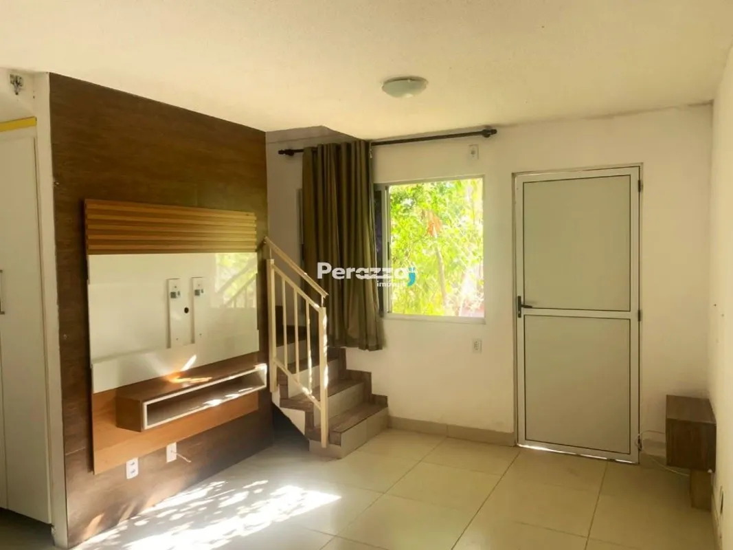 Excelente Investimento: Casa de 3 Quartos sendo 1 Adaptado em Condomínio com Seg...