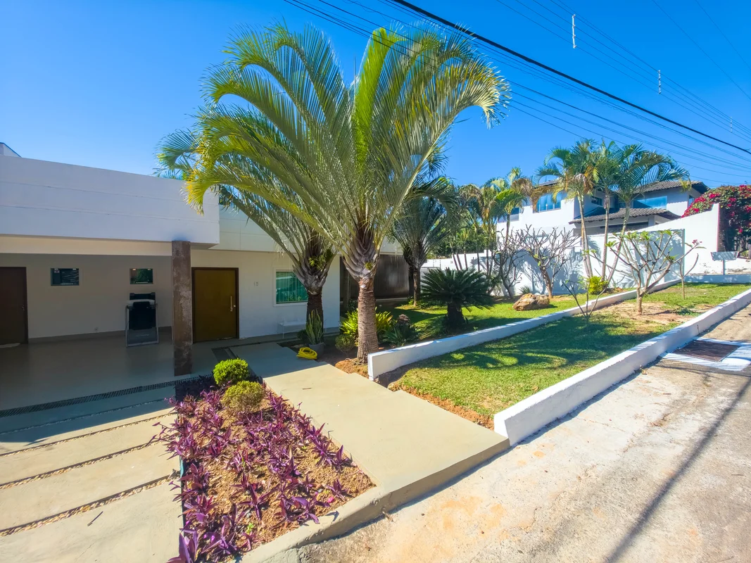 Casa com Piscina à Venda no Condomínio Quintas do Sol – Quadra 9 | Jardim Botâni...