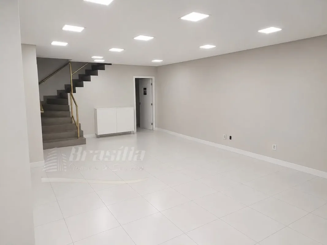 CLN 07RIACHO FUNDO Loja com 102m²AGENDE SUA VISITA!61 998250607 61 30455454 26/0...