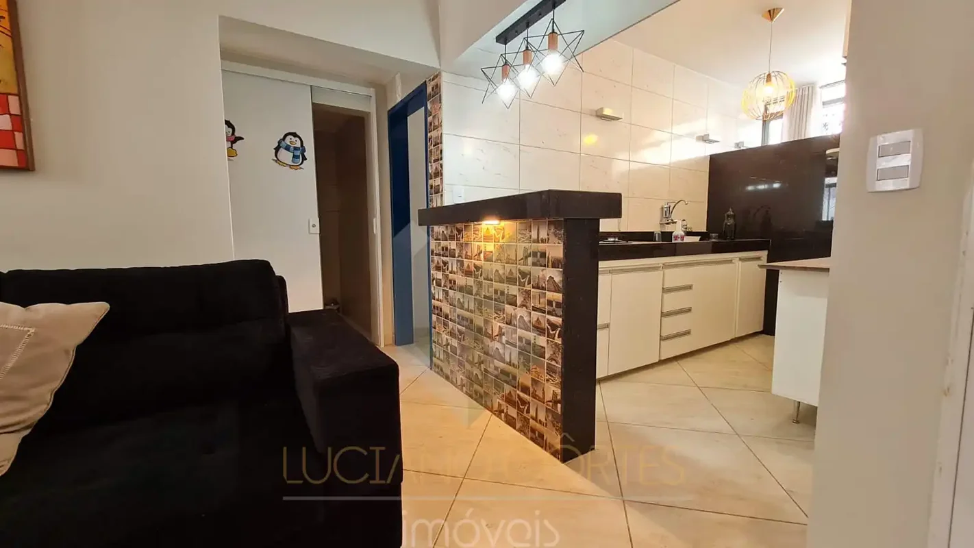 Descubra um amplo apartamento duplex na SQS 409, na Asa Sul, Brasília, DF. Com u...